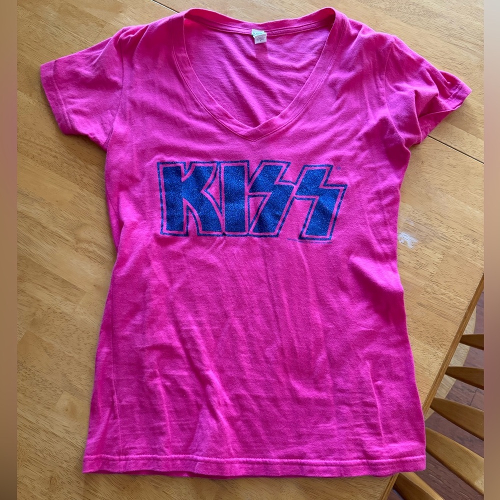 Women’s KISS tee tight fit size M